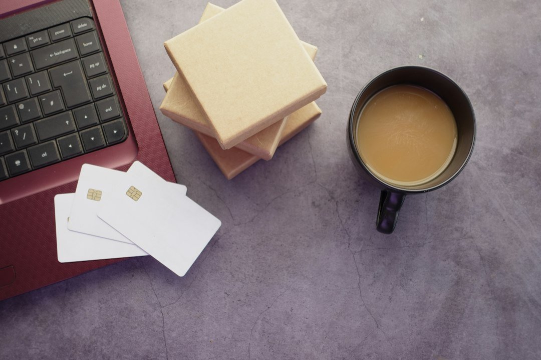Espace de travail pour créer du contenu et des descriptions produit e-commerce
